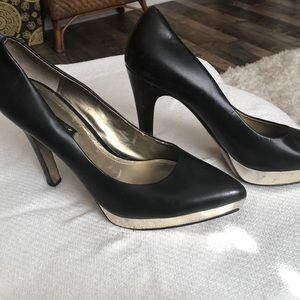 Nine West Black Pumps  4”inch heel